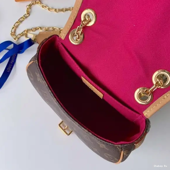 LOUIS VUITTON TAMBOURIN 0524